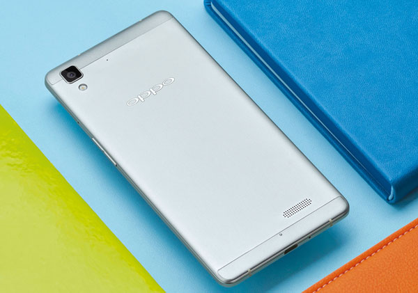 Back of the Oppo R7 Lite