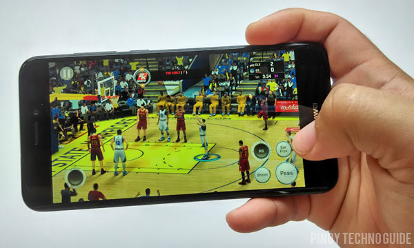Playing NBA 2K16 on the Huawei GR3 2017.