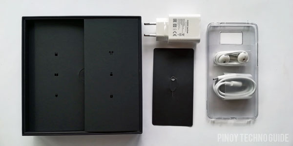 Unboxing the Huawei Mate 10.