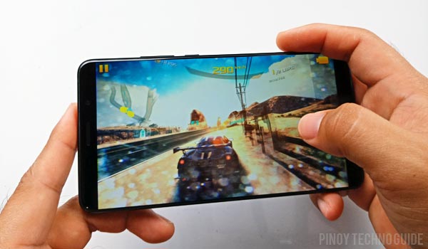 Playing Asphalt Airborne on the Huawei Mate 10.