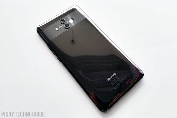 Glass back of the Huawei Mate 10. Notice the strikign design of the camera setup.