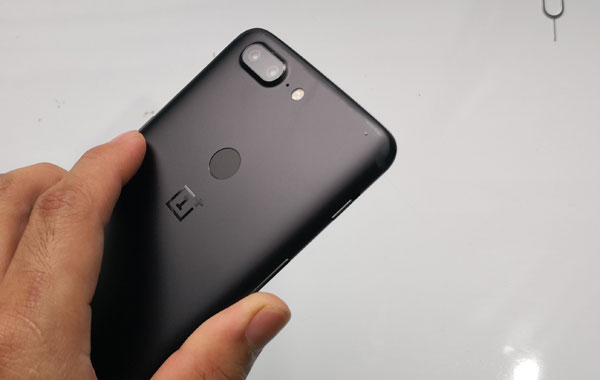 The back of the OnePlus 5T