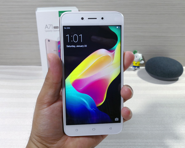 Hands on with the OPPO A71 (2018).