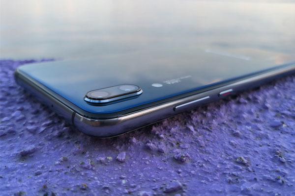 The dual rear cameras of the Huawei P20.