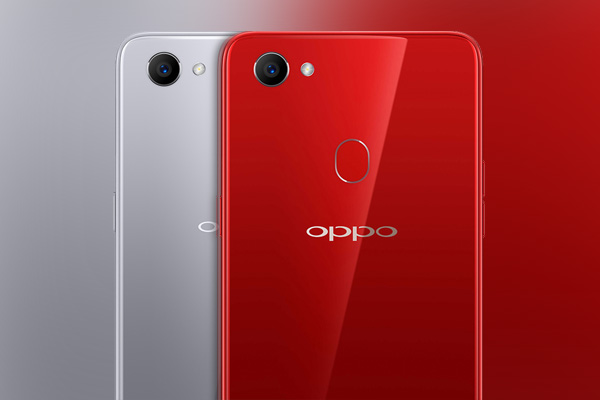 The OPPO F7 in silver and red.