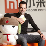 Hugo-Barra-with-Xiaomi-Mi-3-and-Mi-Bunny