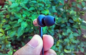 Mi-In-Ear-Headphones-Pro-left-earphones