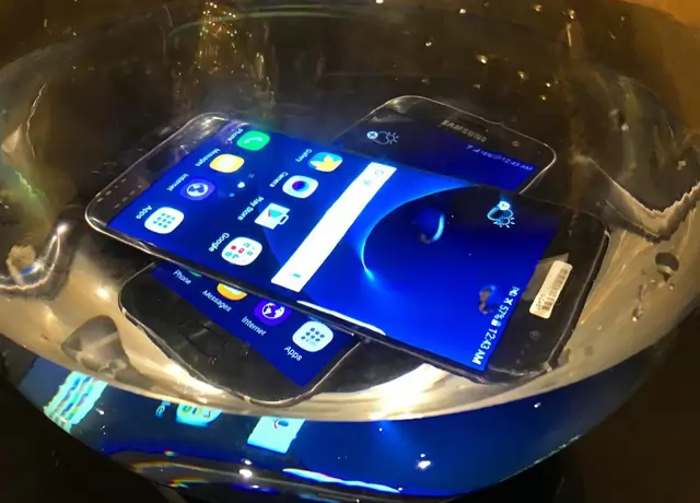 Samsung Galaxy S7 and S7 Edge brings back the MicroSD Card Slot and Water Resistance