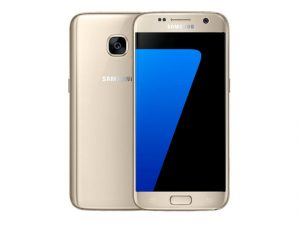 Samsung Galaxy S7 in gold.