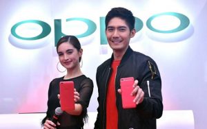 Robi Domingo and Coleen Garcia during the lauching of the OPPO F3 Red Edition.
