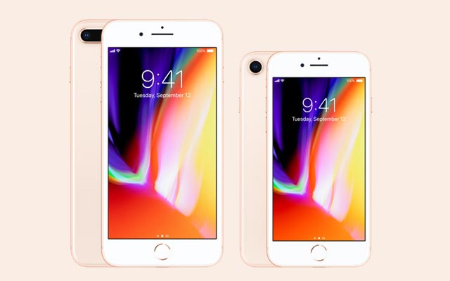 The iPhone 8 Plus (left) and iPhone 8 (right).