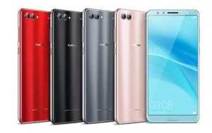 The Huawei Nova 2s comes in different colors.