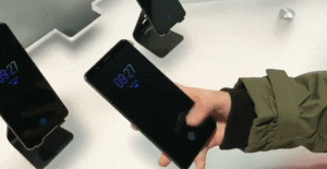 GIF of the Vivo under display fingerprint sensor in action.