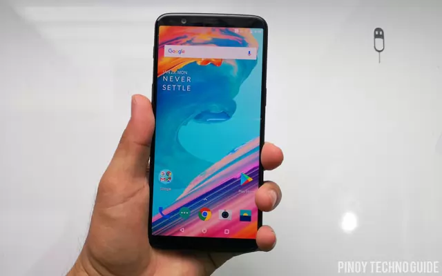 Hands on with the OnePlus 5T.