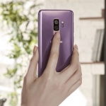 The Samsung Galaxy S9+ has dual cameras.