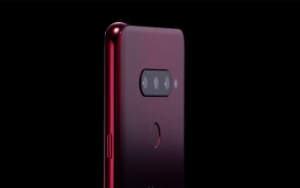 The LG V40 ThnQ has three cameras at the back and two cameras on the front.