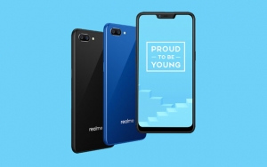 The Realme C1 in black and blue.