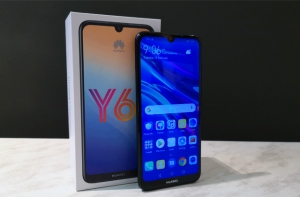 The Huawei Y6 Pro 2019 and its box.