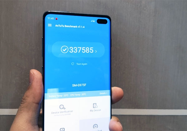 Samsung Galaxy S10+ Antutu Benchmark score.