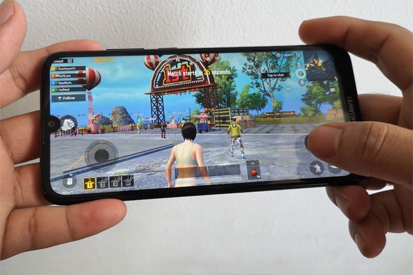 Playing PUBG Mobile on the Huawei Y6 Pro 2019