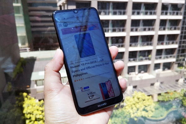 This is how the screen of the Huawei Y6 Pro 2019 looks like during a bright, sunny day.