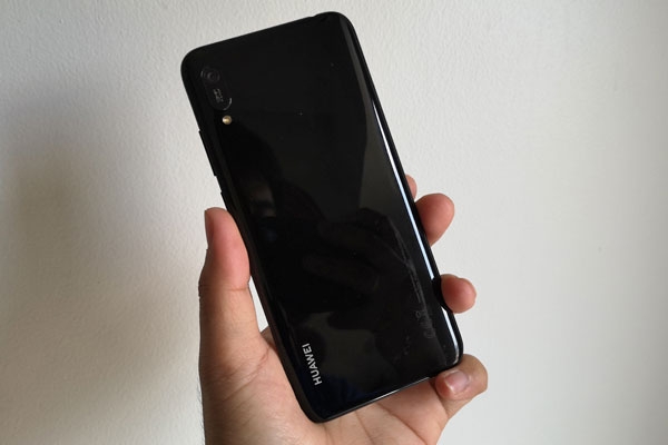 The Huawei Y6 Pro 2019 is another "pretty phone on a budget".