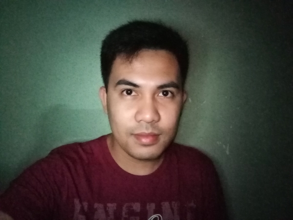 Huawei Y6 Pro 2019 sample selfie in the dark.