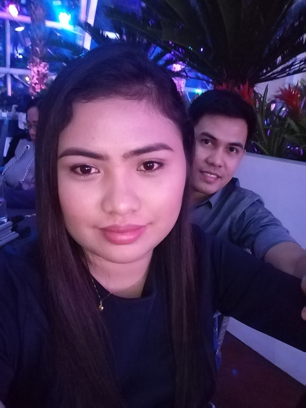Sample low light selfie with front LED flash using the Huawei Y7 Pro 2019 smartphone.