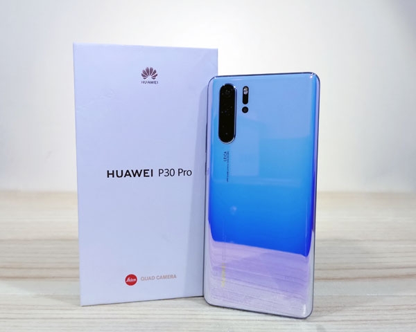 I highly recommend the Huawei P30 Pro!