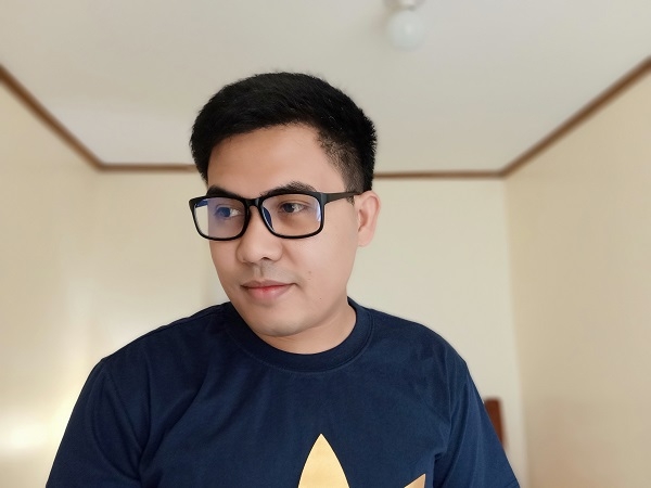 OPPO F11 Pro sample portrait.