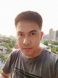 OPPO F11 Pro sample selfie (against the light).