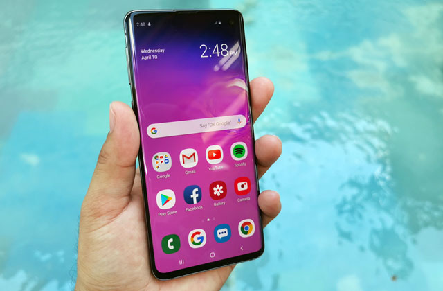 Let's review the Samsung Galaxy S10 smartphone!