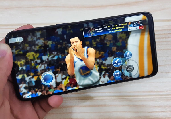 NBA 2K19 on the Realme 3 Pro.