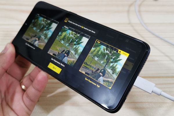 PUBG Mobile default graphics settings on the Realme 3 Pro.