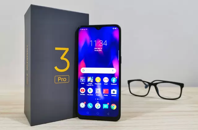 The Realme 3 Pro smartphone and its box!