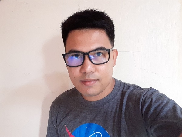 Samsung Galaxy A20 sample selfie