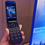 The Nokia 2720 Flip Phone