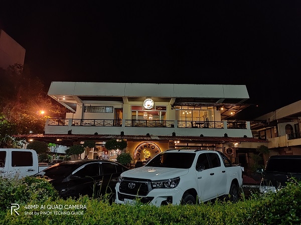 Lorenzo's Cafe by Realme 5 Pro with Nightscape mode.