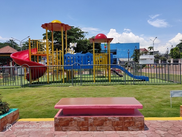 An empty playground by Realme 5 Pro.