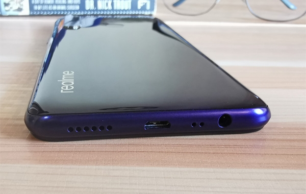 Realme 5 micro-USB