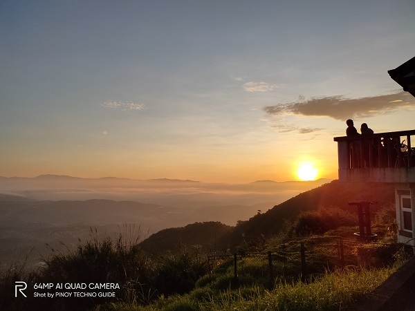 Sunrise at the Cafe in the Sky by Realme XT