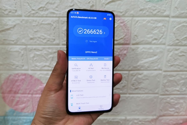 OPPO Reno2 Antutu Benchmark Score.