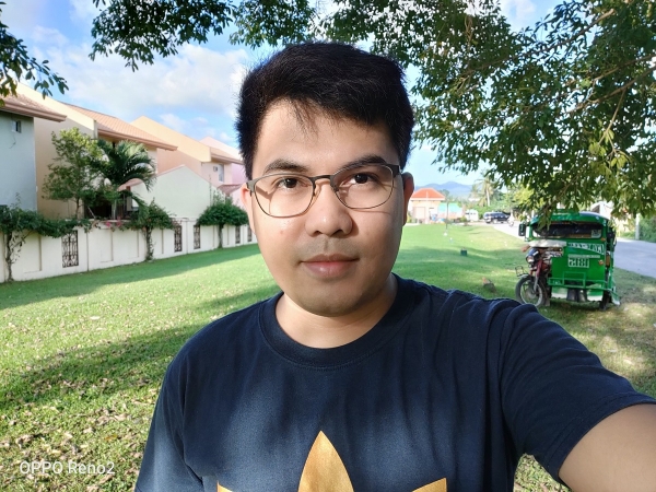 OPPO Reno2 sample selfie.