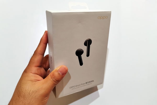 The OPPO Enco Free box.