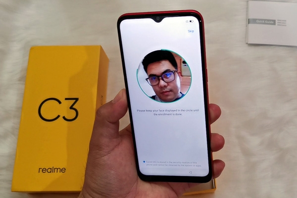 Setting up the Face Unlock feature on the Realme C3.