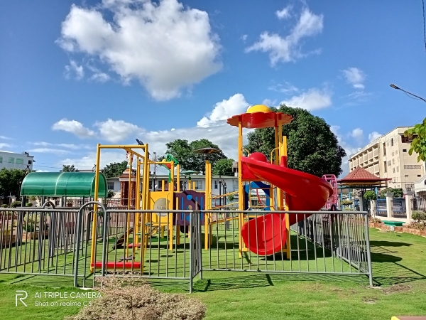 Realme C3 sample picture (playground, auto).