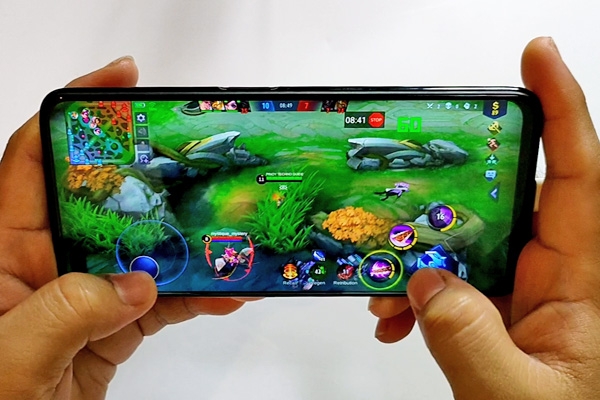 Mobile Legends: Bang Bang on the realme 6 Pro.