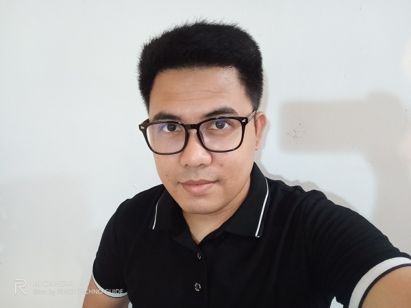 Realme 6 sample selfie.