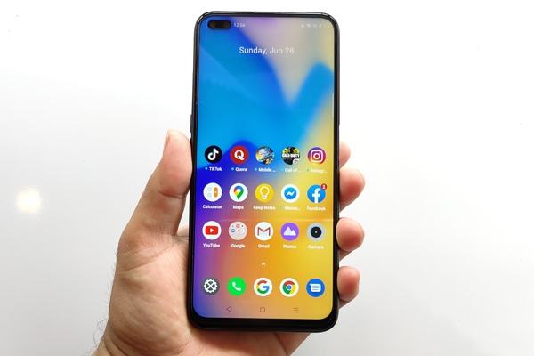 The 90Hz display of the realme 6 Pro.