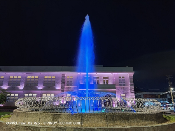 OPPO Find X2 Pro sample picture (fountain, Night Mode).